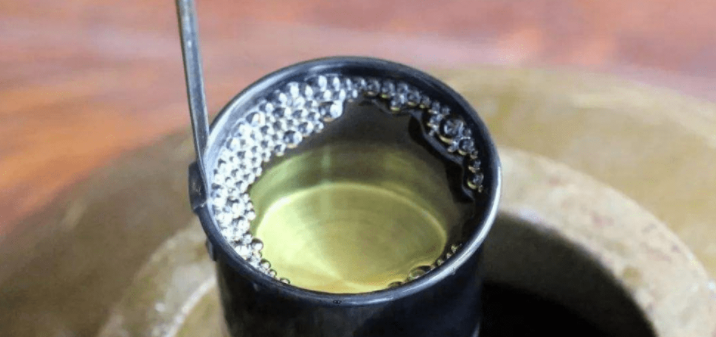 白酒什么样不辣又好喝(白酒口感优选指南：品味不辣而香的好酒)