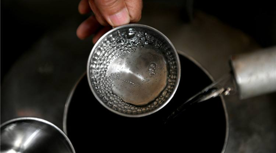 甜米酒和白酒有什么渊源(从甜米酒到白酒，追寻不同风味)